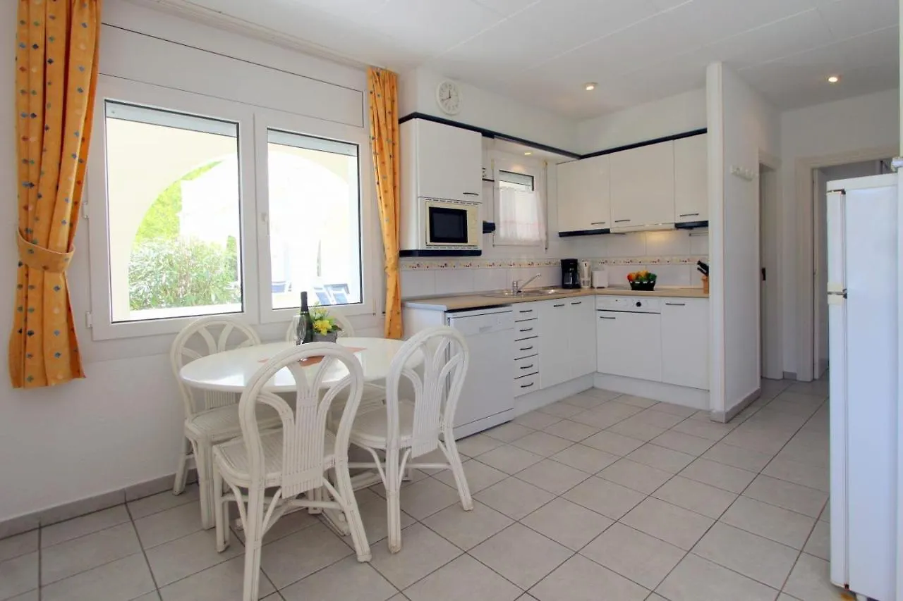 Leon Inmo Apartment Elen - 10417 Empuriabrava